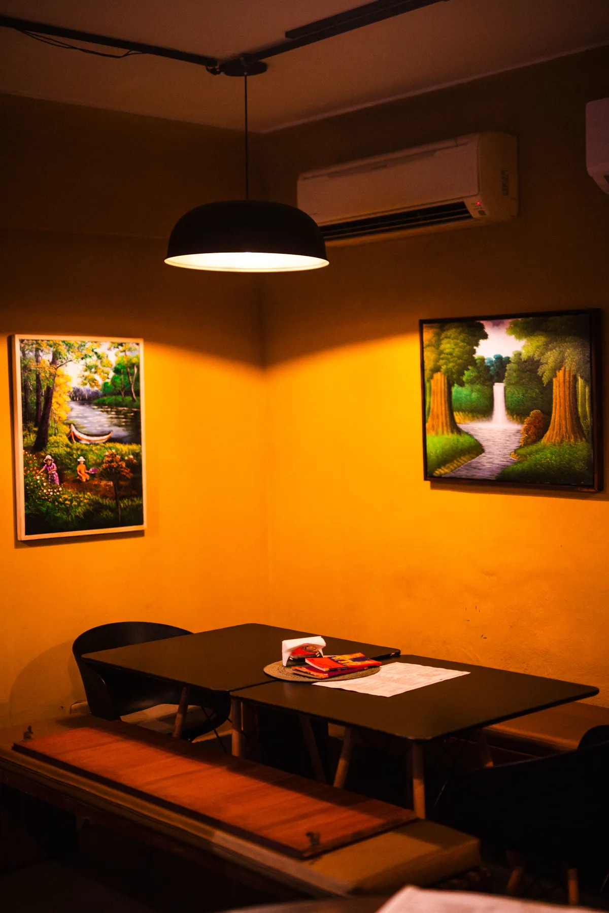 Giardini Café — Livros